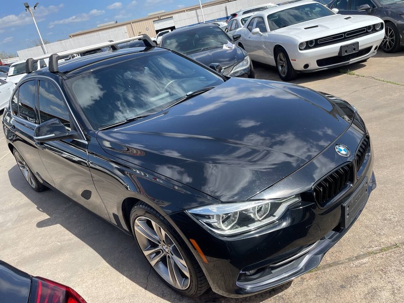 BMW 3 Series Vehicle Image 02