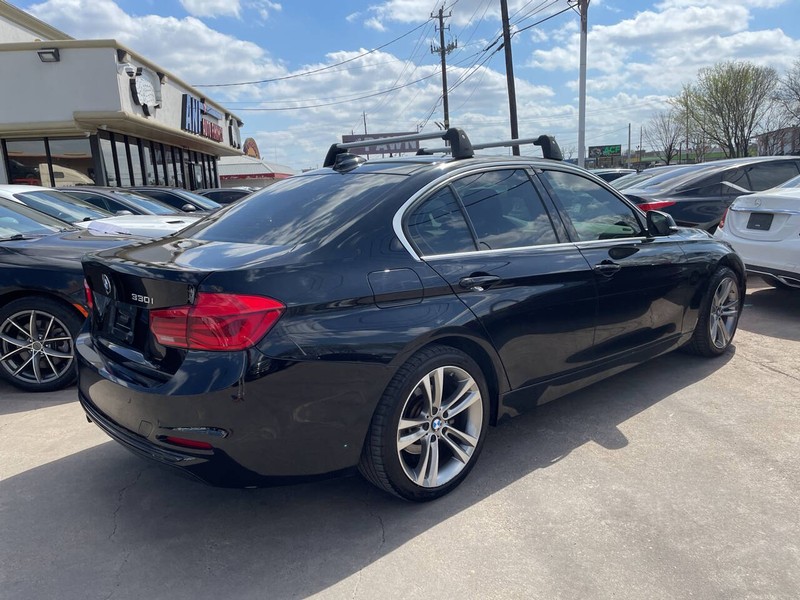 BMW 3 Series Vehicle Image 03