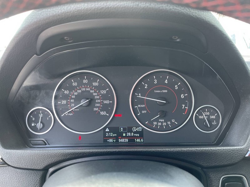 BMW 3 Series Vehicle Image 08