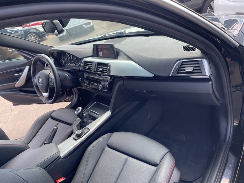 BMW 3 Series Vehicle Image 19