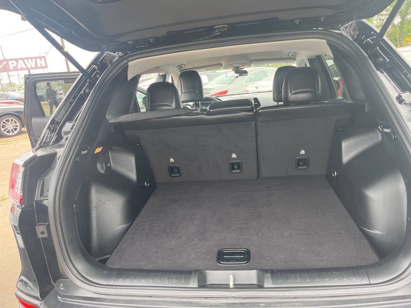 Jeep Cherokee Vehicle Image 11