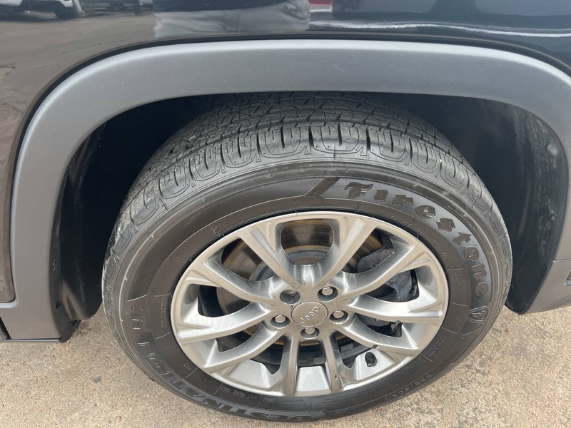 Jeep Cherokee Vehicle Image 18