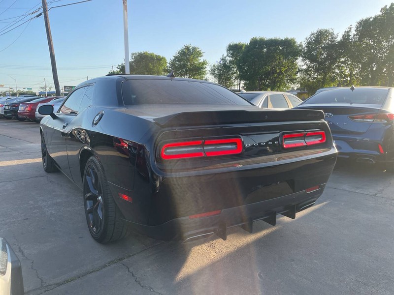 Dodge Challenger Vehicle Image 03
