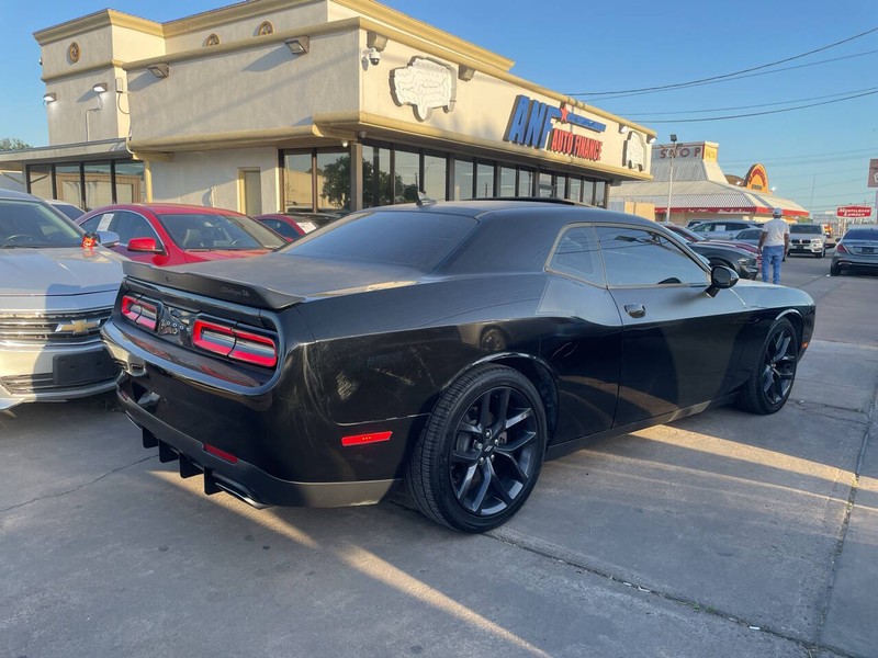Dodge Challenger Vehicle Image 05