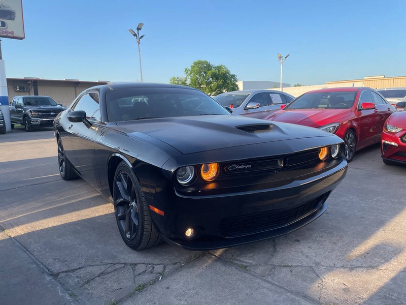 Dodge Challenger Vehicle Image 06