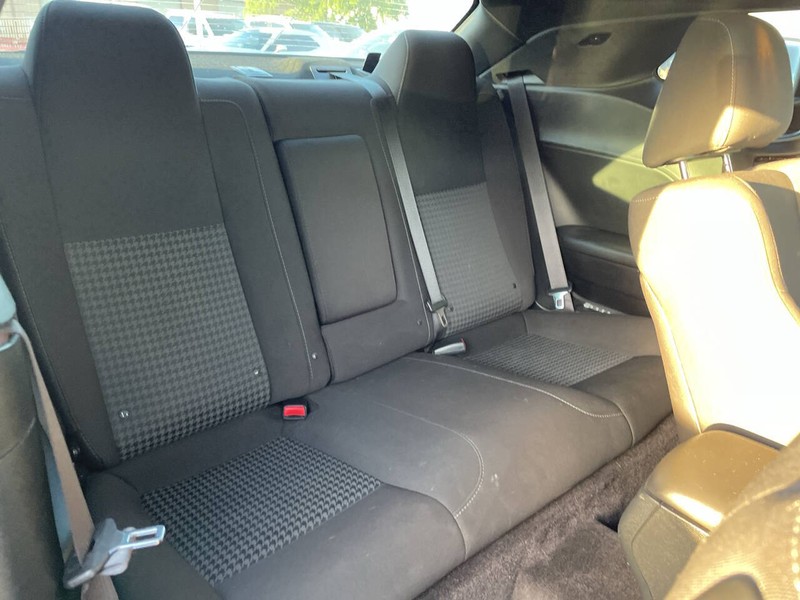 Dodge Challenger Vehicle Image 10