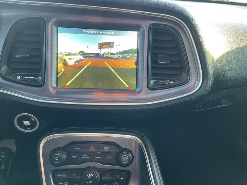 Dodge Challenger Vehicle Image 11