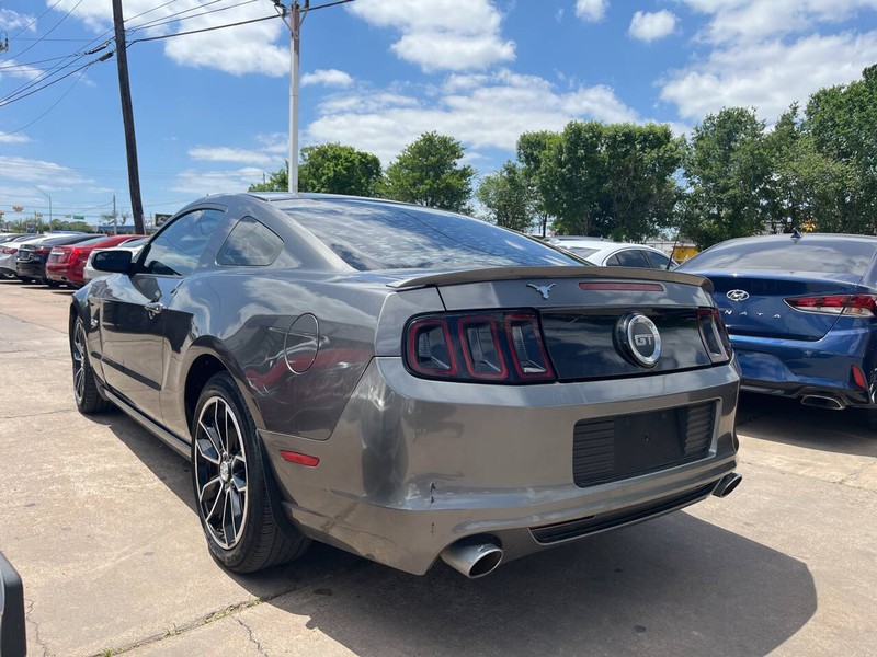 Ford Mustang Vehicle Image 02
