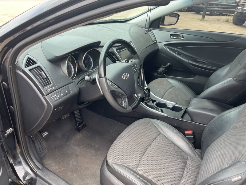Hyundai Sonata Vehicle Image 07