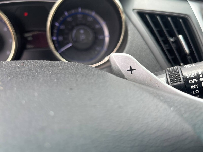 Hyundai Sonata Vehicle Image 10