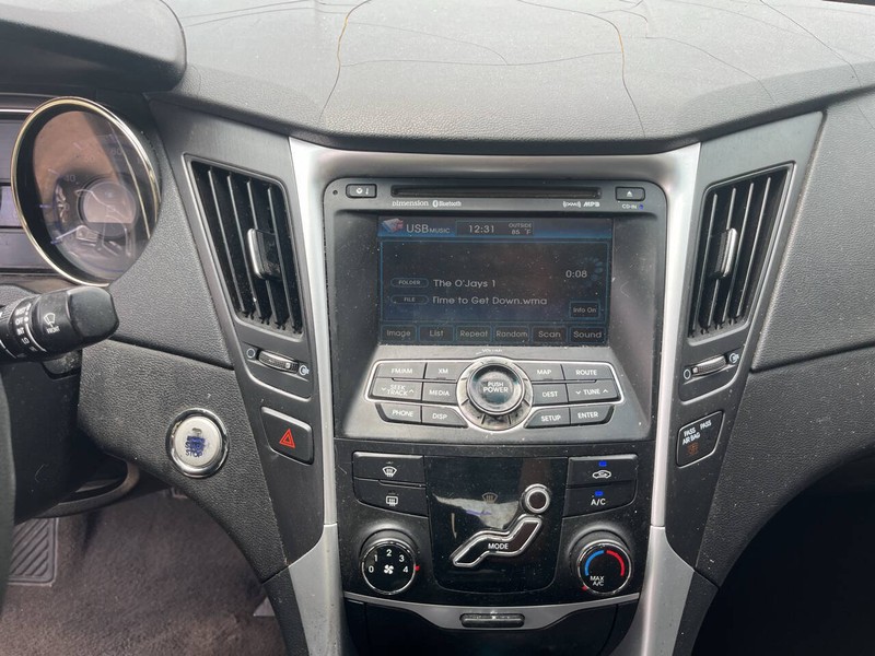 Hyundai Sonata Vehicle Image 11