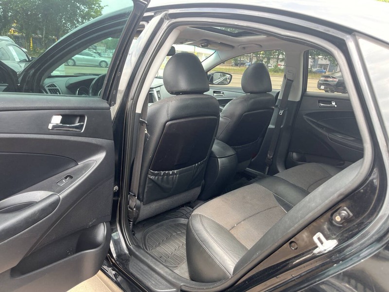 Hyundai Sonata Vehicle Image 14