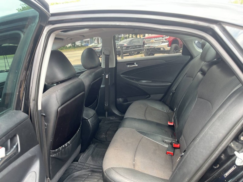 Hyundai Sonata Vehicle Image 15
