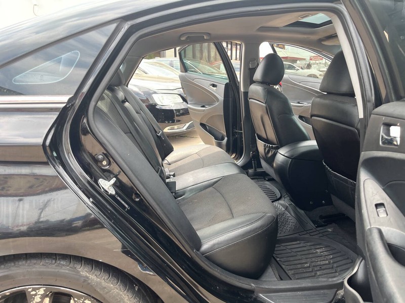 Hyundai Sonata Vehicle Image 17