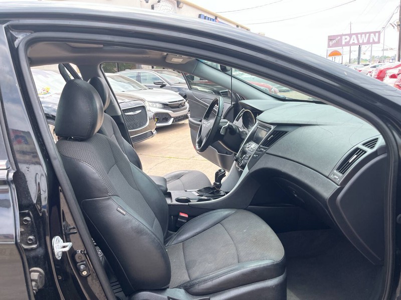 Hyundai Sonata Vehicle Image 18