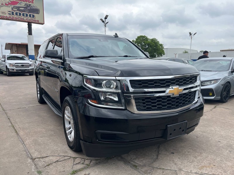 Chevrolet Suburban Vehicle Image 06