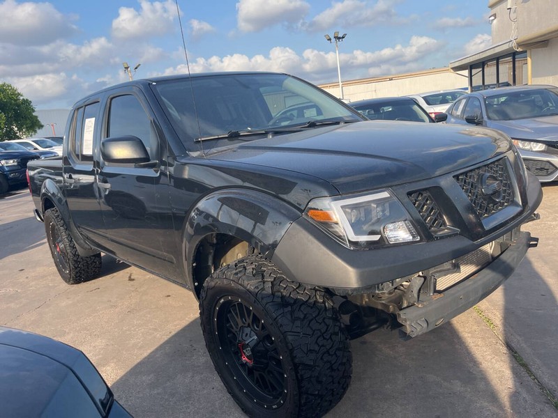 Nissan Frontier Vehicle Image 02