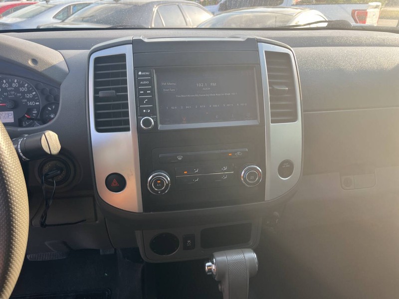 Nissan Frontier Vehicle Image 10
