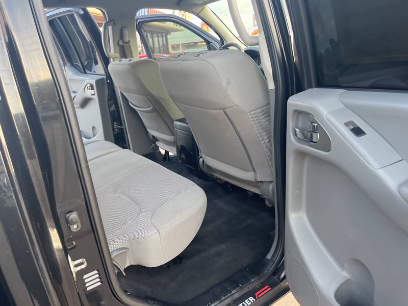 Nissan Frontier Vehicle Image 18