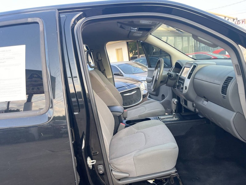 Nissan Frontier Vehicle Image 21