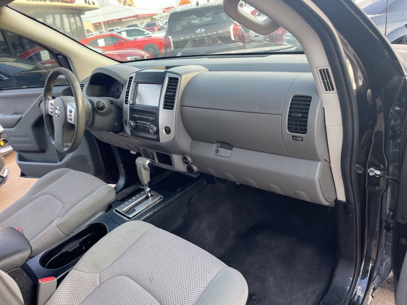 Nissan Frontier Vehicle Image 22