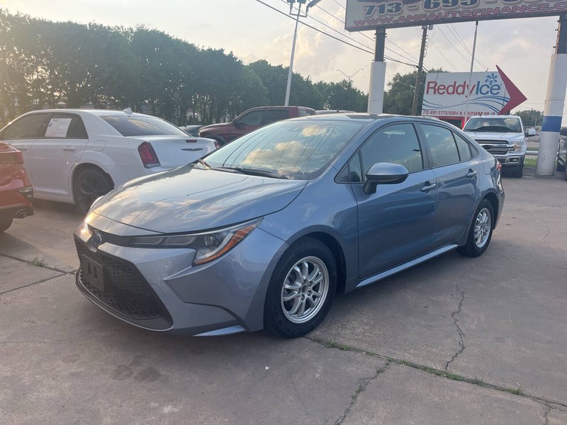 Toyota Corolla Hybrid Vehicle Image 02