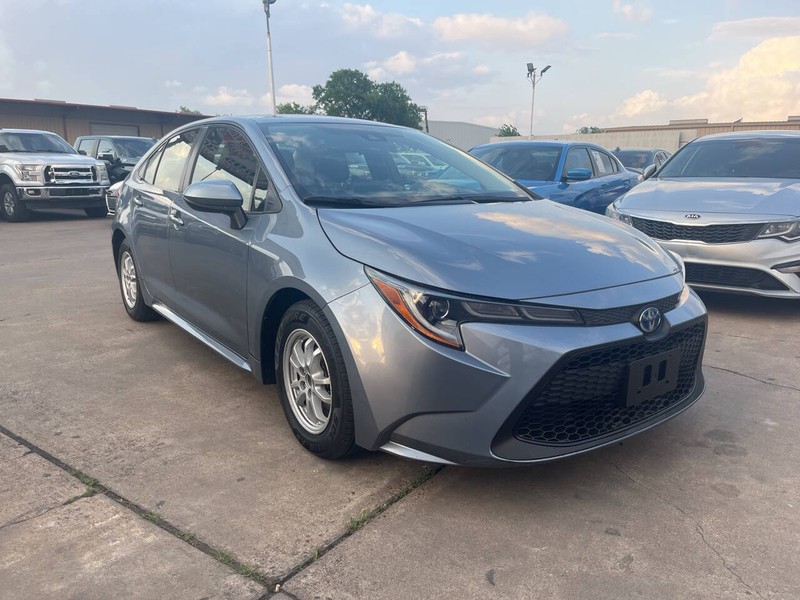 Toyota Corolla Hybrid Vehicle Image 04