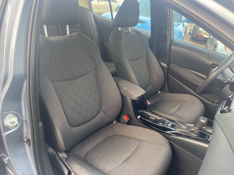 Toyota Corolla Hybrid Vehicle Image 14