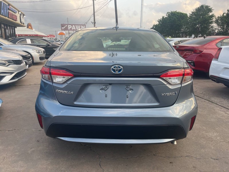 Toyota Corolla Hybrid Vehicle Image 22