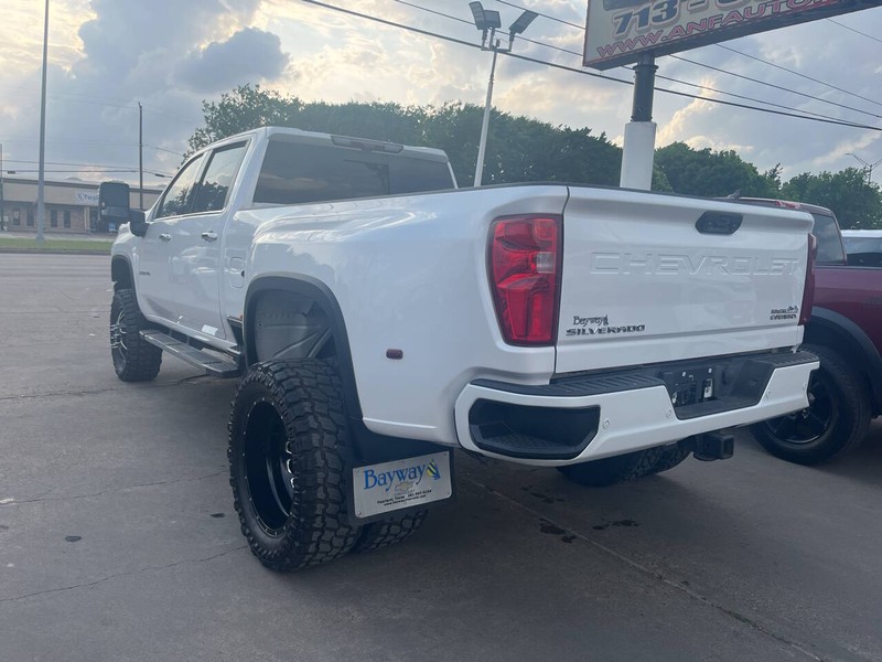 Chevrolet Silverado 3500HD Vehicle Image 08