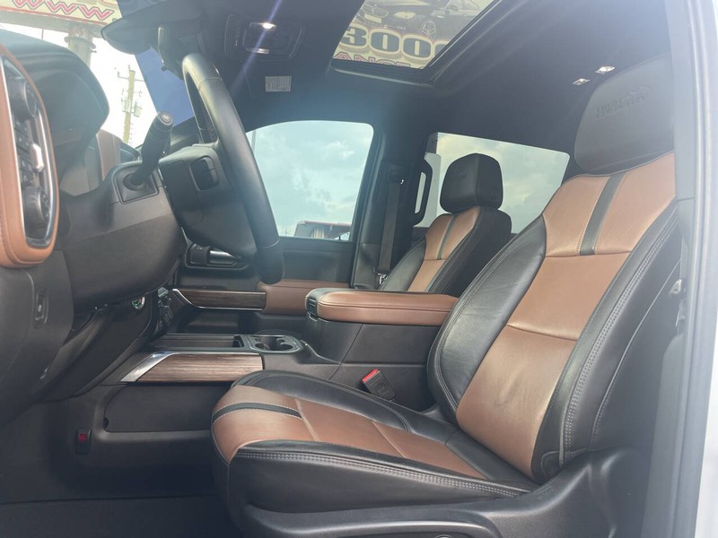 Chevrolet Silverado 3500HD Vehicle Image 10
