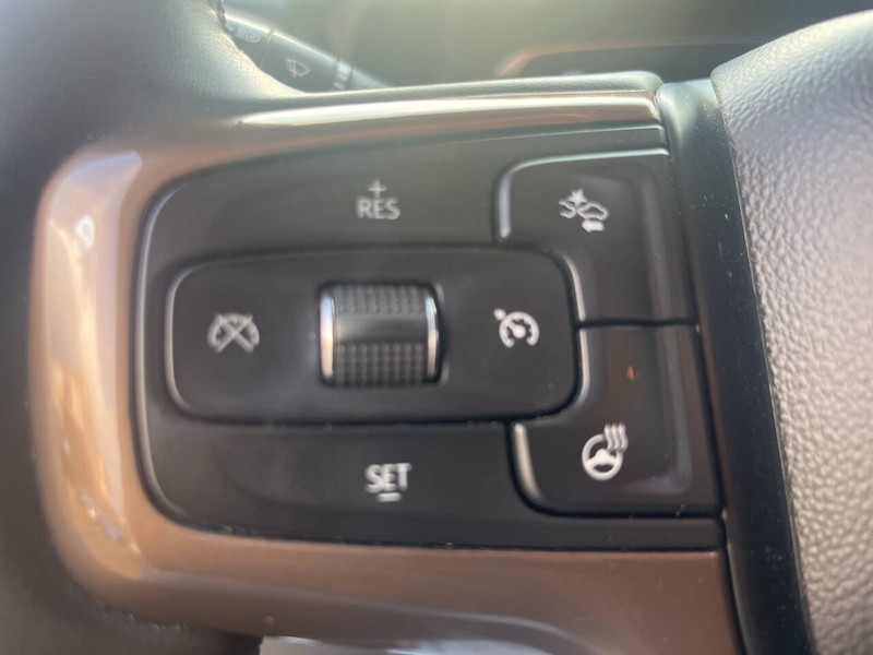 Chevrolet Silverado 3500HD Vehicle Image 18