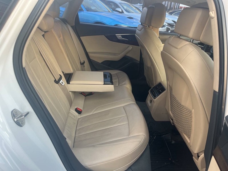 Audi A4 Vehicle Image 12