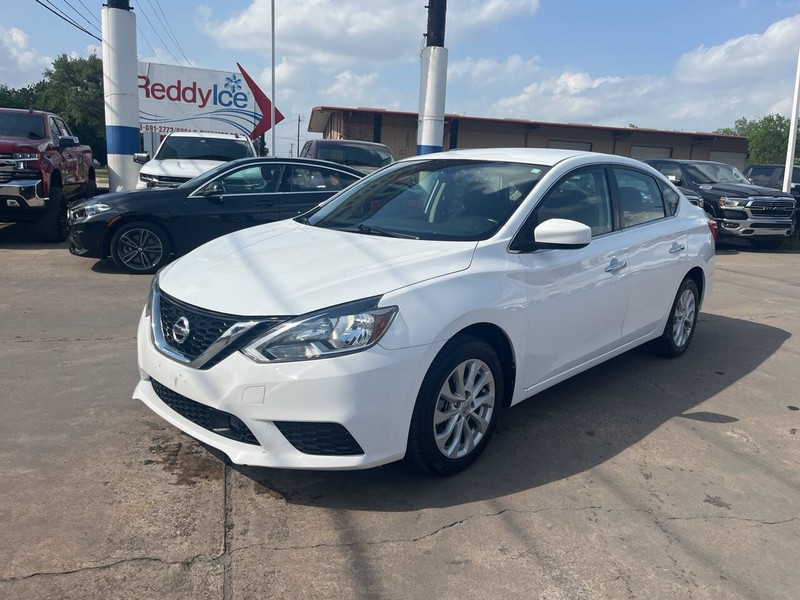 Nissan Sentra Vehicle Image 02