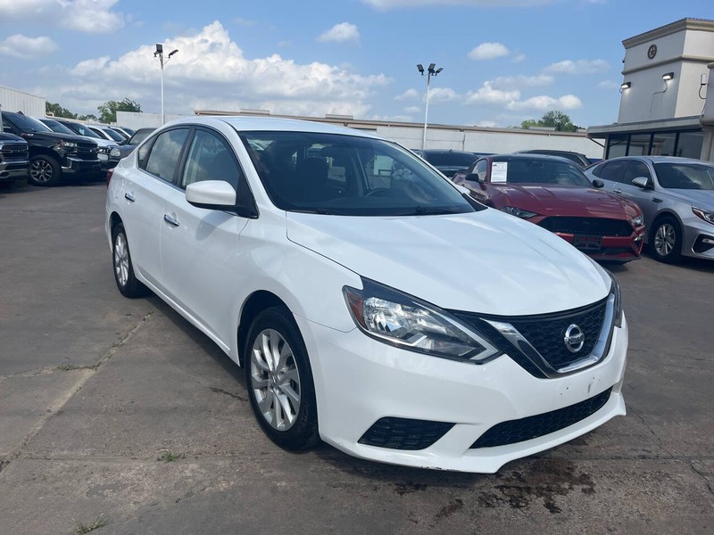 Nissan Sentra Vehicle Image 04