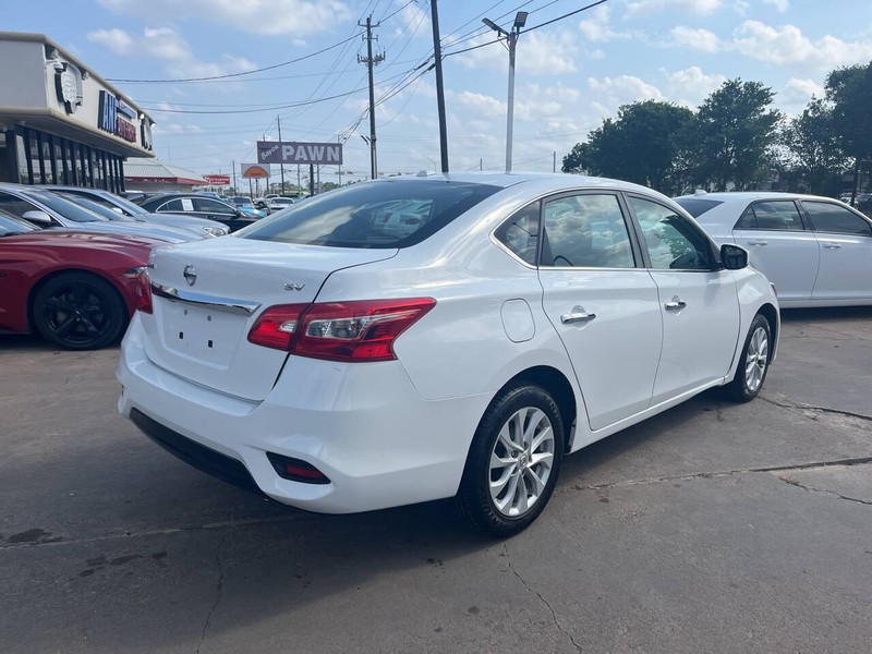 Nissan Sentra Vehicle Image 06