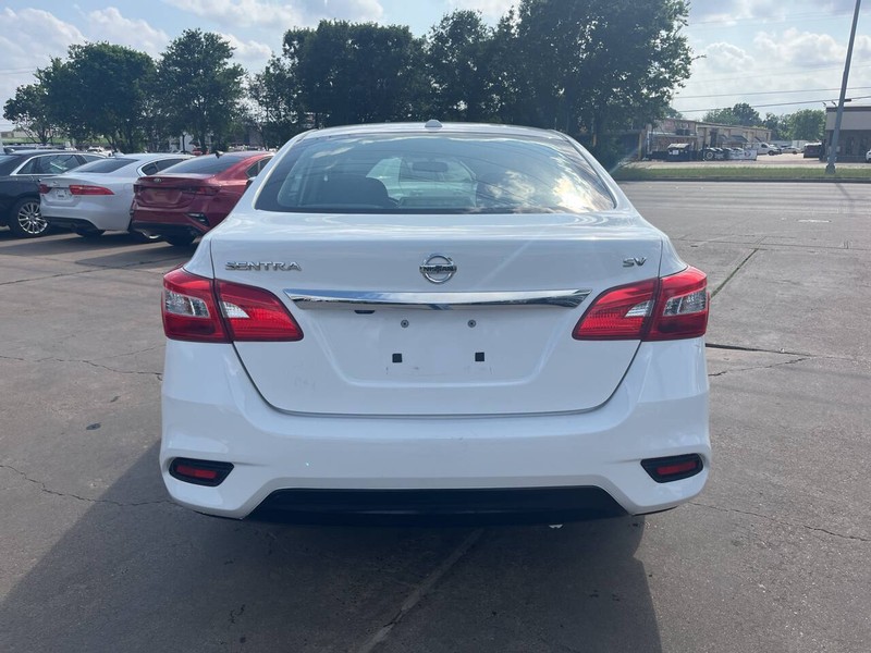 Nissan Sentra Vehicle Image 07