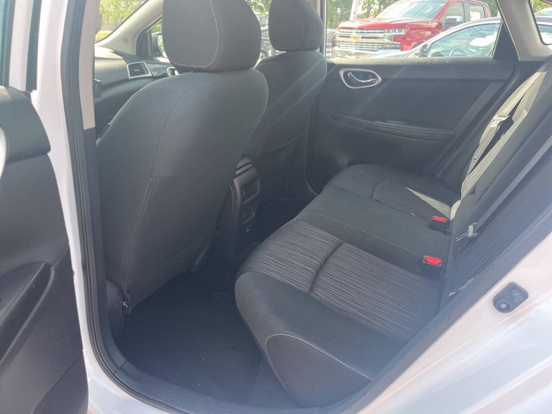 Nissan Sentra Vehicle Image 13