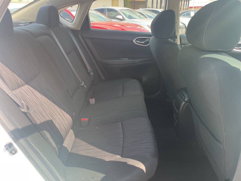 Nissan Sentra Vehicle Image 15