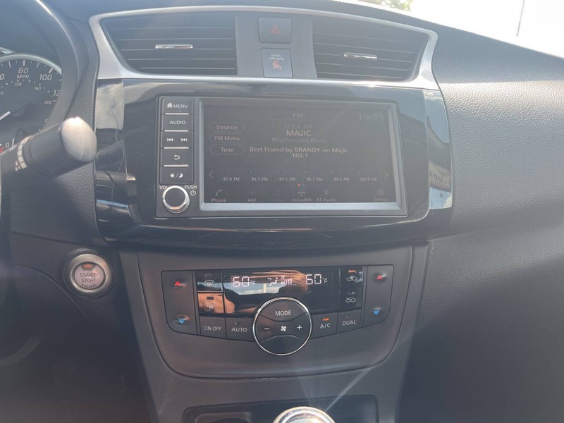 Nissan Sentra Vehicle Image 18