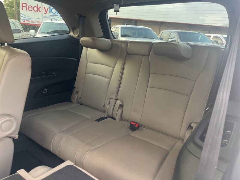 Honda Pilot Vehicle Image 14
