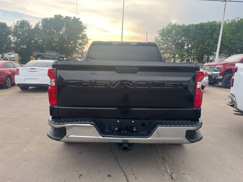Chevrolet Silverado 1500 Vehicle Image 04