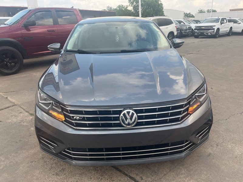 Volkswagen Passat Vehicle Image 03