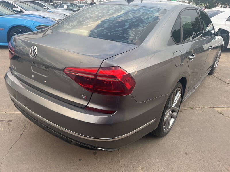 Volkswagen Passat Vehicle Image 06