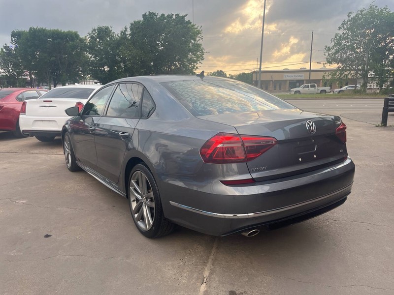 Volkswagen Passat Vehicle Image 08