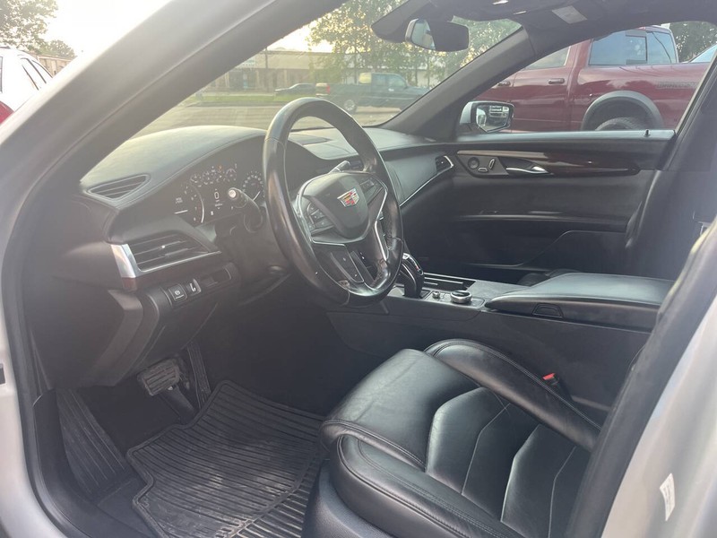 Cadillac CT6 Vehicle Image 11