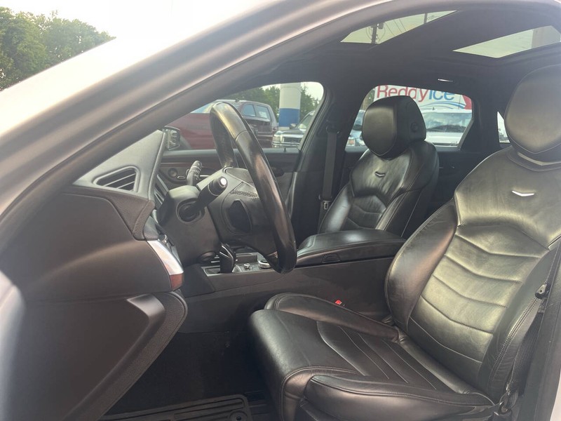 Cadillac CT6 Vehicle Image 12