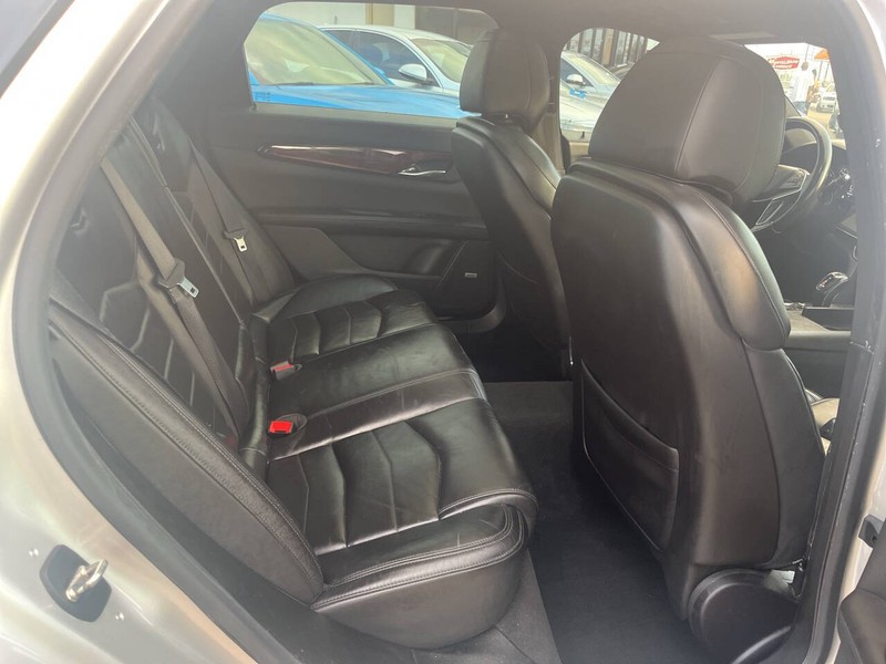 Cadillac CT6 Vehicle Image 15