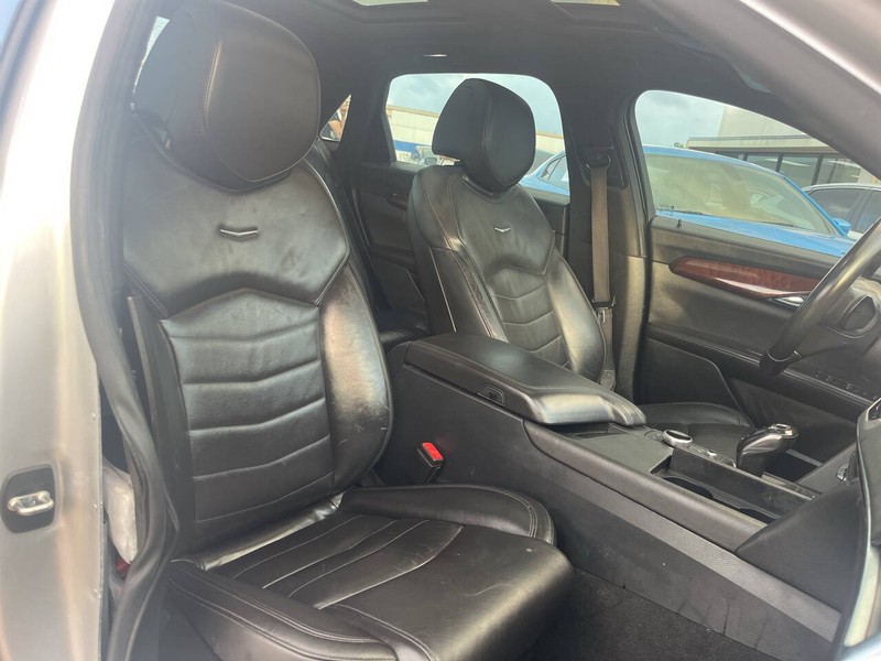 Cadillac CT6 Vehicle Image 16