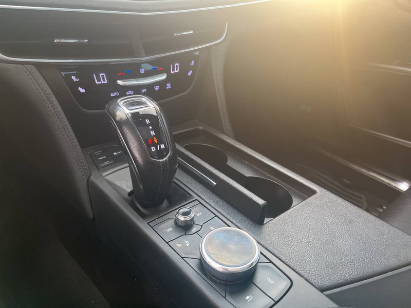 Cadillac CT6 Vehicle Image 17